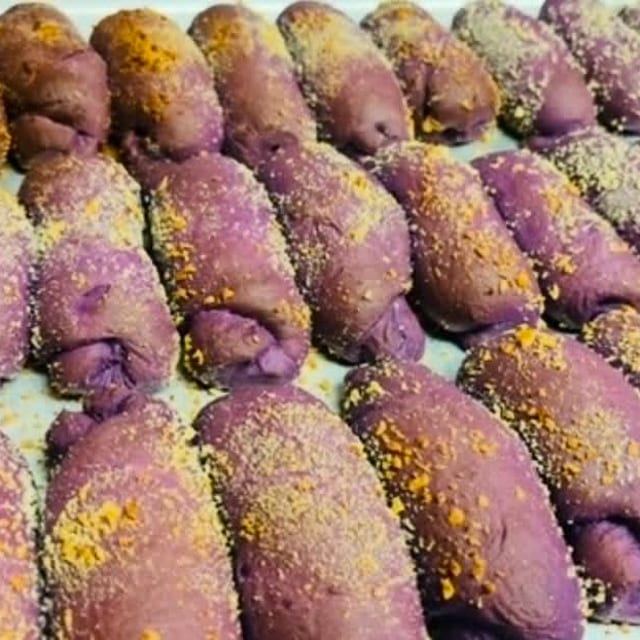 UbeSpanish Bread 1/2doz.